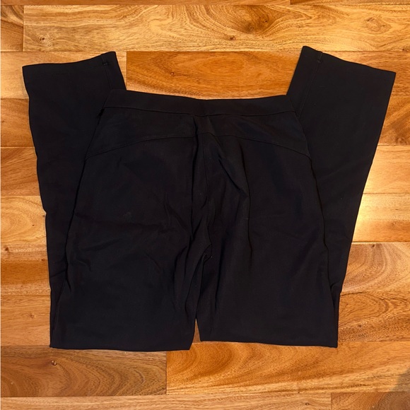 Lululemon Dynamic Days Travel Woven Pant - Picture 2 of 3